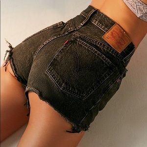 Distressed Black Levi’s Mid-Rise 501 Shorts